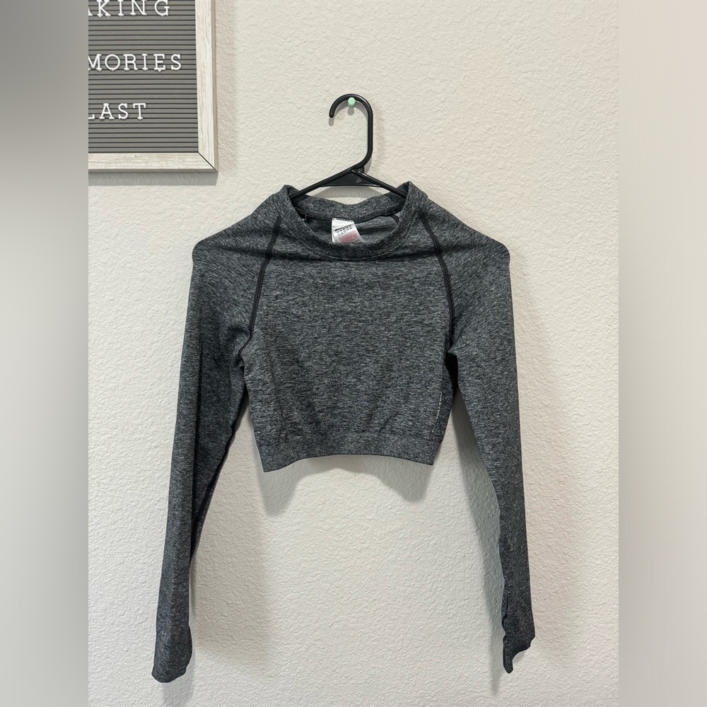 Gymshark Gray Long Sleeve Crop Top